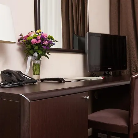 Alexandrovskiy Hotel 4*