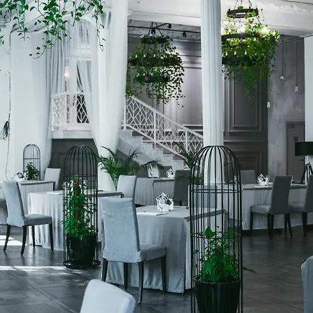 Hotel Alexandrovskiy 4*