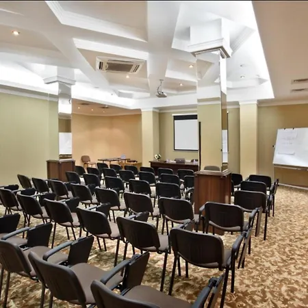 Alexandrovskiy Hotel 4*