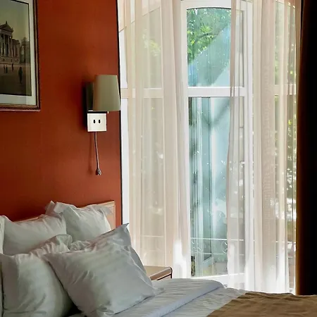 Alexandrovskiy Hotel 4*