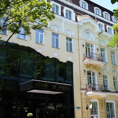 Hotel Alexandrovskiy 4*
