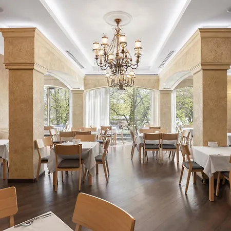 Hotel Alexandrovskiy 4*