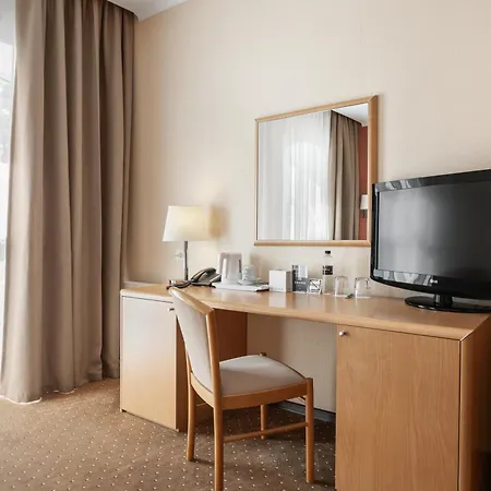 Alexandrovskiy Hotel 4*