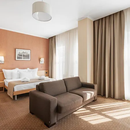 Hotel Alexandrovskiy 4*