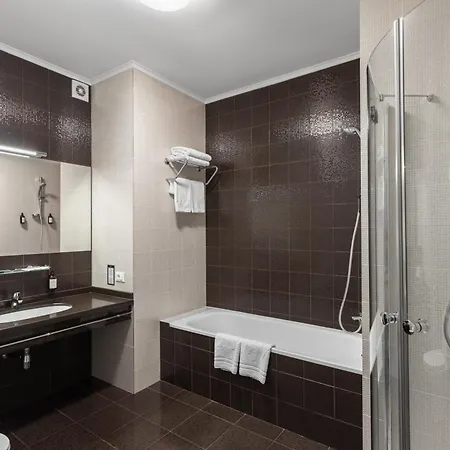 Alexandrovskiy Hotel 4*