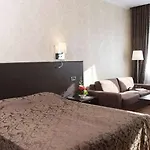 Alexandrovskiy 4*
