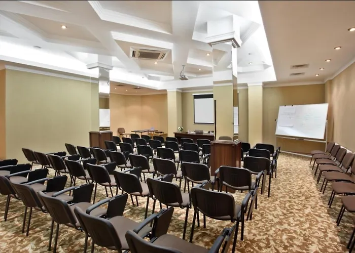 Alexandrovskiy Hotel 4*