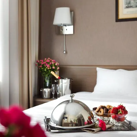 Alexandrovskiy Hotel 4*